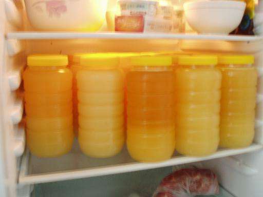 蜂蜜可以放进冰箱贮存吗？