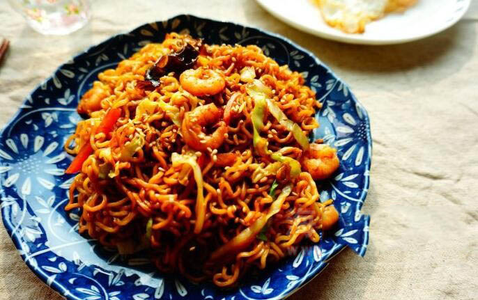 海参炒面的家常做法