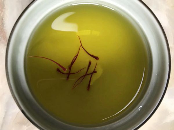 藏红花泡茶
